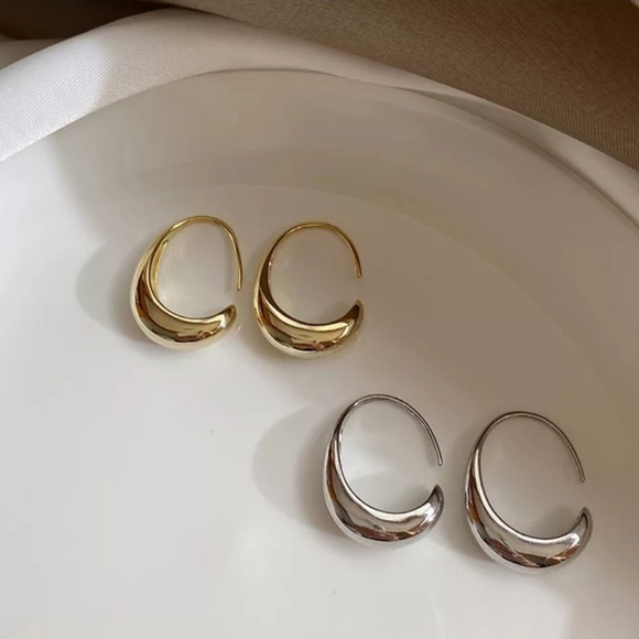 Cute Sterling Silver Cuff Hoops - Picture 4 of 4
